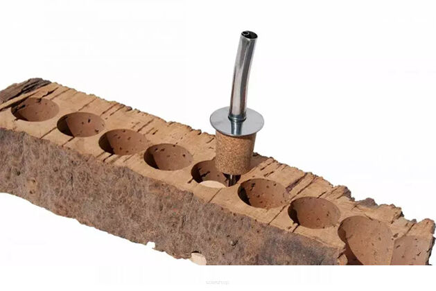 Korek s dávkovačem tekutin 3